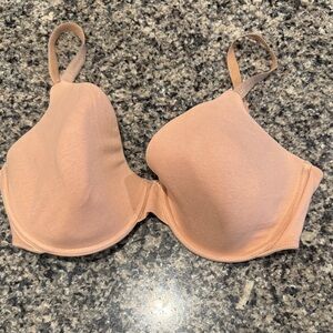 Victoria's Secret Prefect Coverage T-shirt Bra size 38DD.